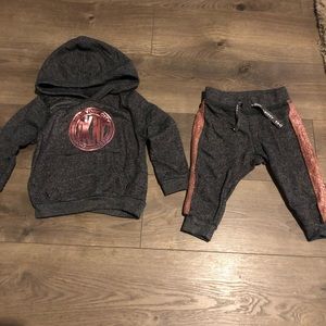 DKNY sweatsuit, like new! Size 12 months
